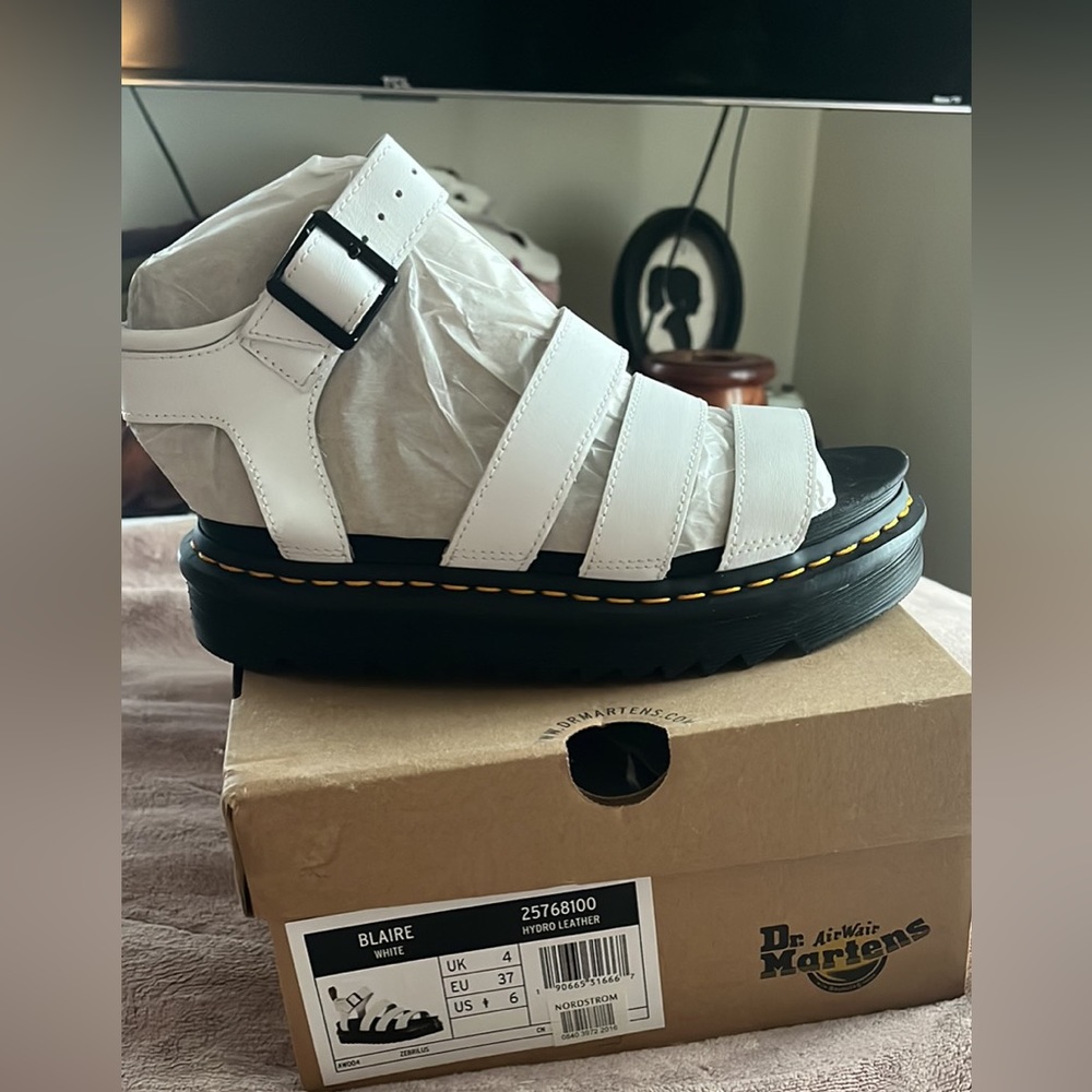 Dr. AirWair Martents sandals